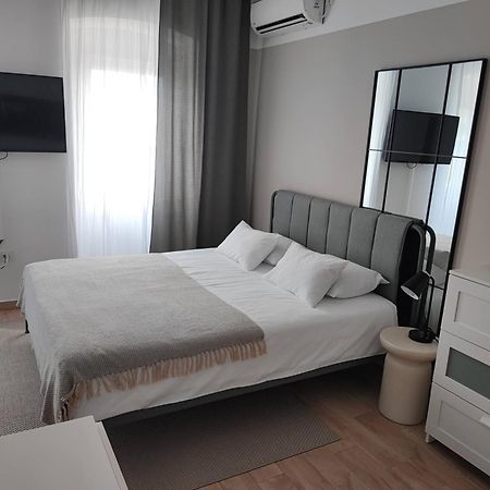 Agostini - Self Check-In Studios - Free Gated Parking On Site Риека Экстерьер фото