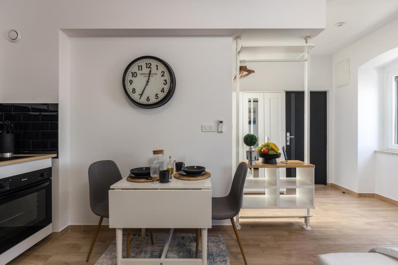 Agostini - Self Check-In Studios - Free Gated Parking On Site Риека Экстерьер фото