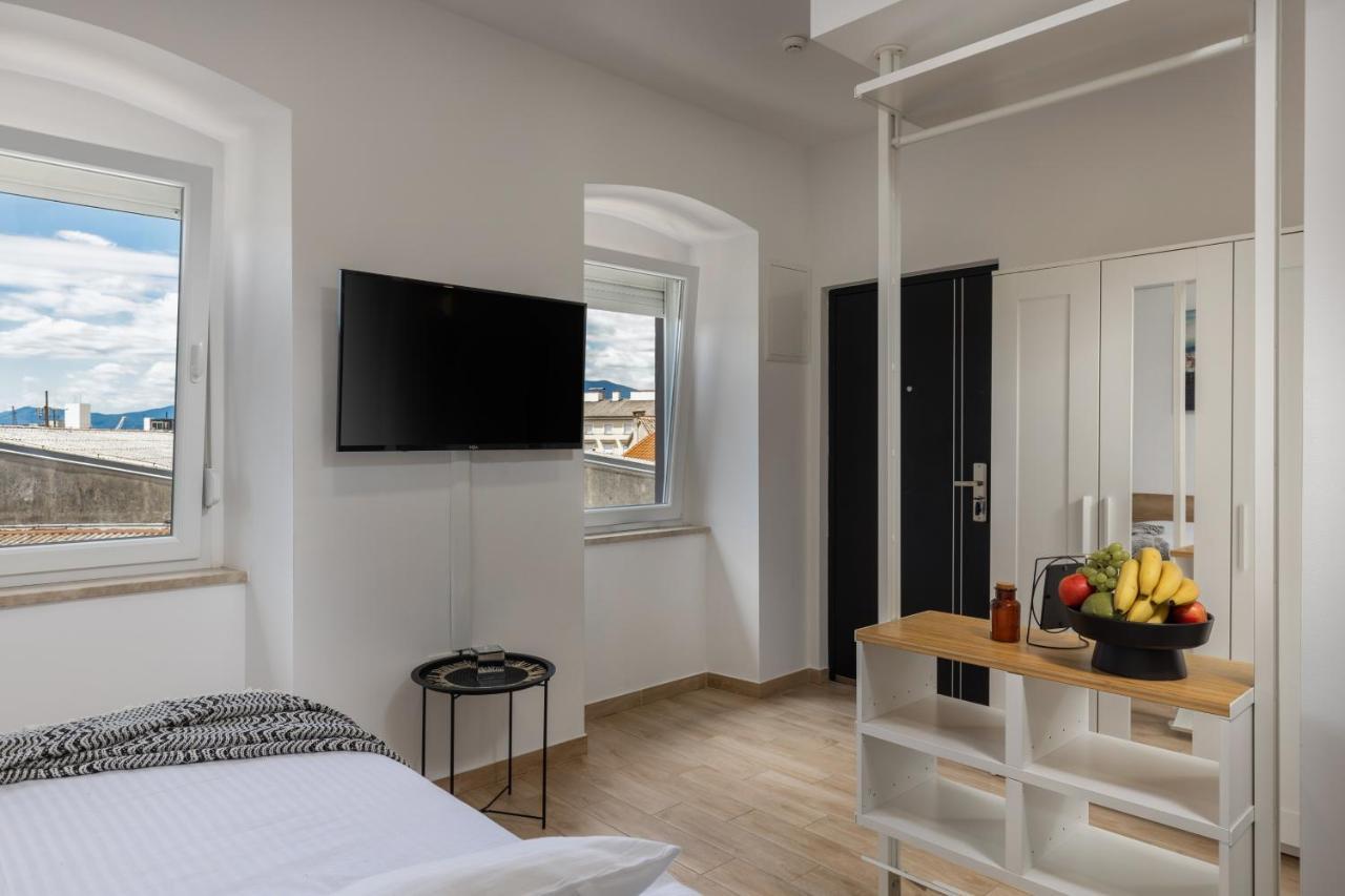 Agostini - Self Check-In Studios - Free Gated Parking On Site Риека Экстерьер фото
